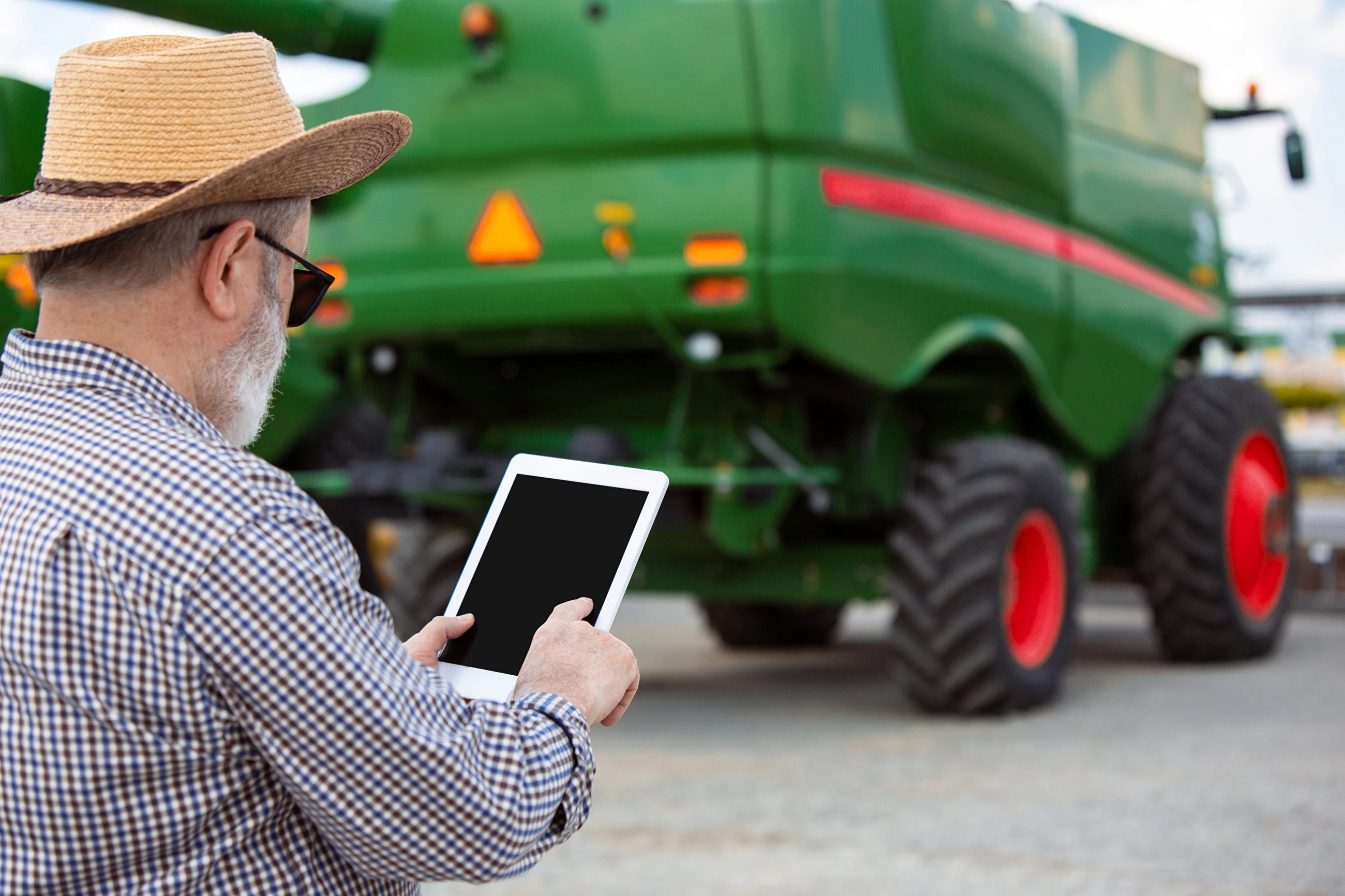 Transformando o Agronegócio com Tecnologia: Acessibilidade e Eficiência nos Equipamentos Agrícolas