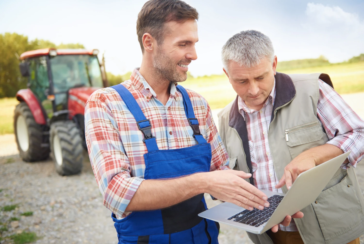 Guia de Compra de Máquinas Agrícolas: Como Escolher o Equipamento Ideal para Sua Propriedade