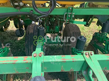 PLANTADEIRA JOHN DEERE 2113 ANO 2008