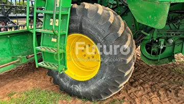COLHEITADEIRA JOHN DEERE 1550 ANO 2002