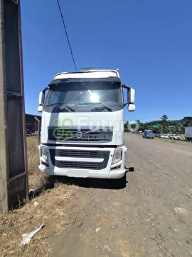 CAMINHÃO VOLVO FH 440 ANO 2010