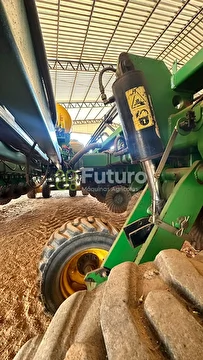 PLANTADEIRA JOHN DEERE DB 74 ANO 2013