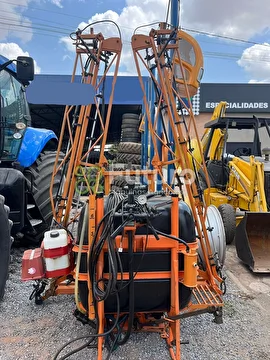 PULVERIZADOR JACTO 600 LITROS ANO 2013