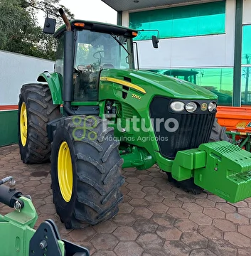 TRATOR JOHN DEERE 7210J ANO 2015