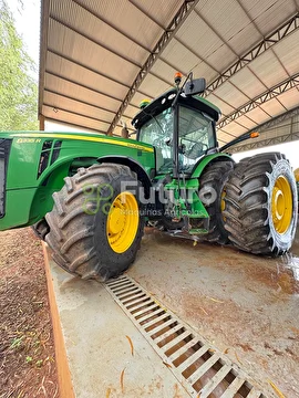 CONJUNTO TRATOR JOHN DEERE 8335R ANO 2012