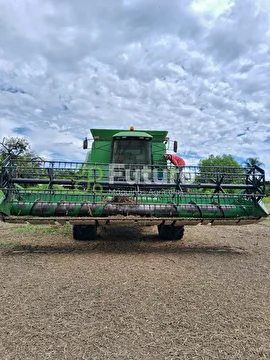 COLHEITADEIRA JOHN DEERE 1550 ANO 2002