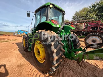 TRATOR JOHN DEERE 6165J ANO 2011