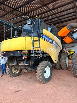 COLHEITADEIRA NEW HOLLAND CR 5080 ANO 2014