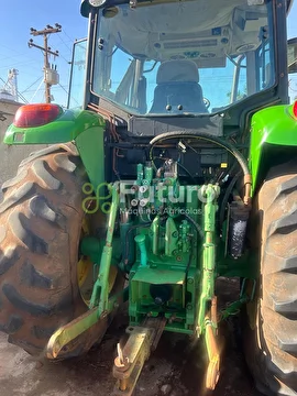 TRATOR JOHN DEERE 6110D ANO 2012