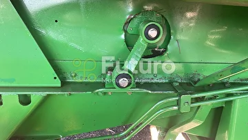 COLHEITADEIRA JOHN DEERE 1550 ANO 2002