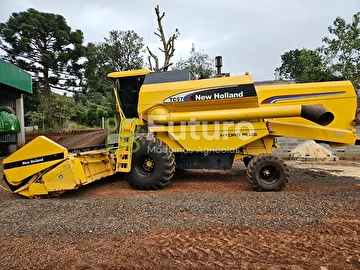 COLHEITADEIRA NEW HOLLAND TC 57 ANO 2006