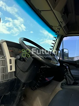 CAMINHÃO VOLVO 270 ANO 2014