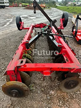 GRADE NIVELADORA TATU MARCHESAN SP ANO 2015
