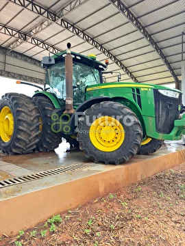 CONJUNTO TRATOR JOHN DEERE 8335R ANO 2012
