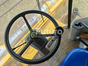 COLHEITADEIRA NEW HOLLAND TC 5090 ANO 2011