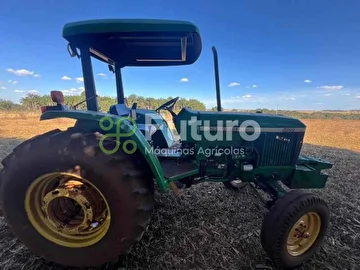 TRATOR JOHN DEERE 5700 ANO 2002