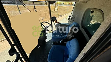 COLHEITADEIRA NEW HOLLAND CR 9060 ANO 2011