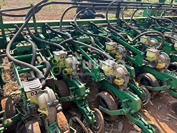 PLANTADEIRA JOHN DEERE DB 74 ANO 2013