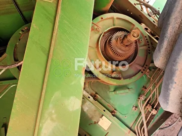 COLHEITADEIRA JOHN DEERE 1550 ANO 2004