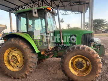 TRATOR JOHN DEERE 6110D ANO 2012