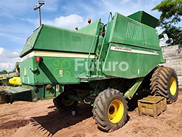 COLHEITADEIRA JOHN DEERE 1550 ANO 2004