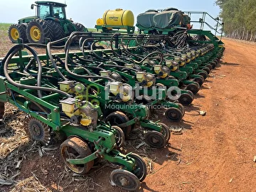 PLANTADEIRA JOHN DEERE DB 74 ANO 2013