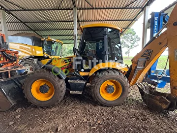 RETROESCAVADEIRA JCB 4CX ANO 2008