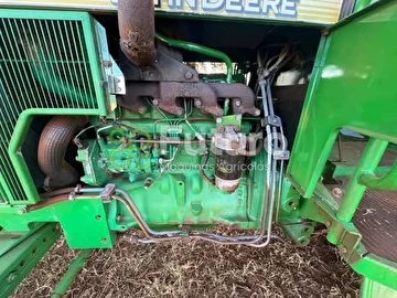 TRATOR JOHN DEERE 5700 ANO 2002