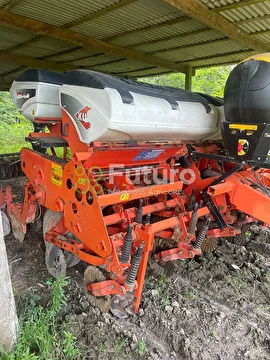 PLANTADEIRA KUHN PDM PG 900 ANO 2014