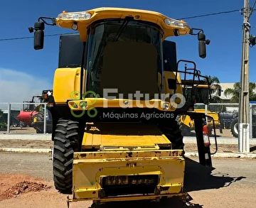 COLHEITADEIRA NEW HOLLAND CR 9060 ANO 2011
