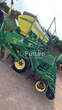 PLANTADEIRA JOHN DEERE 1111 ANO 2013