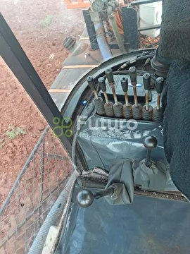 PULVERIZADOR FORD 7610 ANO 2010