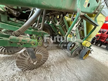 PLANTADEIRA JOHN DEERE 1113 ANO 2008