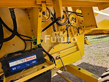 COLHEITADEIRA NEW HOLLAND TC 57 ANO 2007