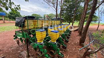 PLANTADEIRA JOHN DEERE 9218 ANO 2001