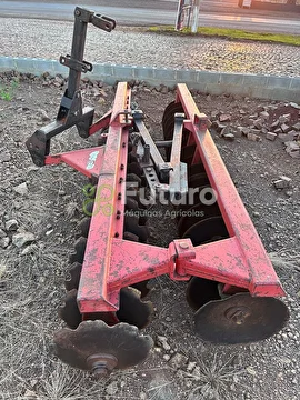 GRADE NIVELADORA TATU MARCHESAN GNL