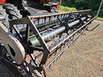 COLHEITADEIRA MASSEY FERGUSON 5650 ANO 2003