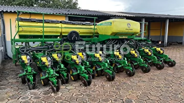 PLANTADEIRA JOHN DEERE 2130 ANO 2015