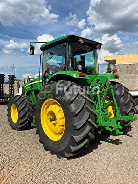 TRATOR JOHN DEERE 7200J ANO 2018