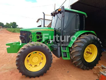 TRATOR JOHN DEERE 6110J ANO 2011