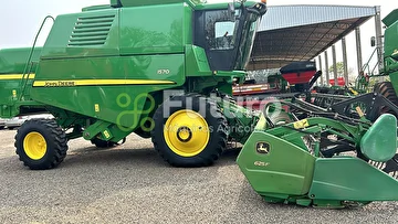 COLHEITADEIRA JOHN DEERE 1570 ANO 2012