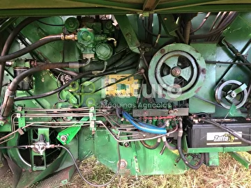 COLHEITADEIRA JD 1550 C/ PLAT 22 PÉS