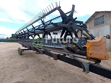 COLHEITADEIRA VALTRA BC 8800 ANO 2015
