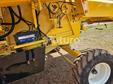 COLHEITADEIRA NEW HOLLAND TC 57 ANO 2007