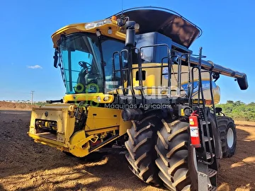 COLHEITADEIRA NEW HOLLAND CR 8090 ANO 2016
