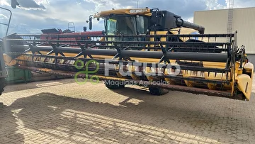 COLHEITADEIRA NEW HOLLAND CR 9060 ANO 2011