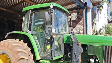 TRATOR JOHN DEERE 6600 ANO 2001