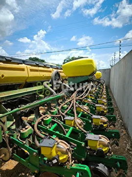 PLANTADEIRA JOHN DEERE 2130 ANO 2013