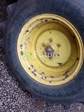 COLHEITADEIRA JOHN DEERE 1470 ANO 2013