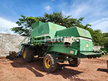 COLHEITADEIRA JOHN DEERE 1550 ANO 2004